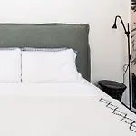 Apartment Pied A Terre